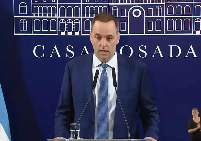 El Gobierno elimina exenciones al IVA para medios: impacto y reacciones