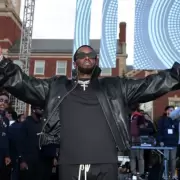 Acusan a P. Diddy por abusar de una menor en presencia de dos famosos