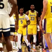 "�Est�s listo?": LeBron anim� a su hijo en su debut juntos en la NBA