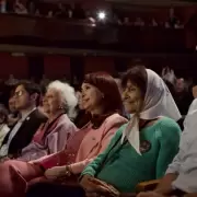 Cristina y Axel Kicillof se reencontraron en La Plata en un acto por la memoria