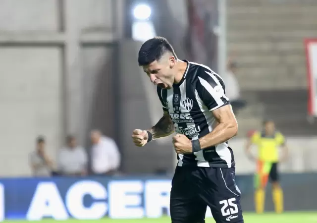 Gran momento del equipo santiague�o.