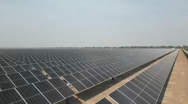 YPF presenta el primer parque solar adherido al RIGI./