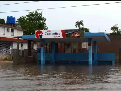 Los municipios orientales de la isla caribe�a viven horas dram�ticas por las intensas precipitaciones.