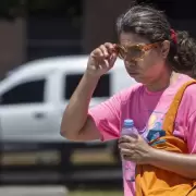 Con una la ola de calor que se debilita, persisten las alertas del SMN