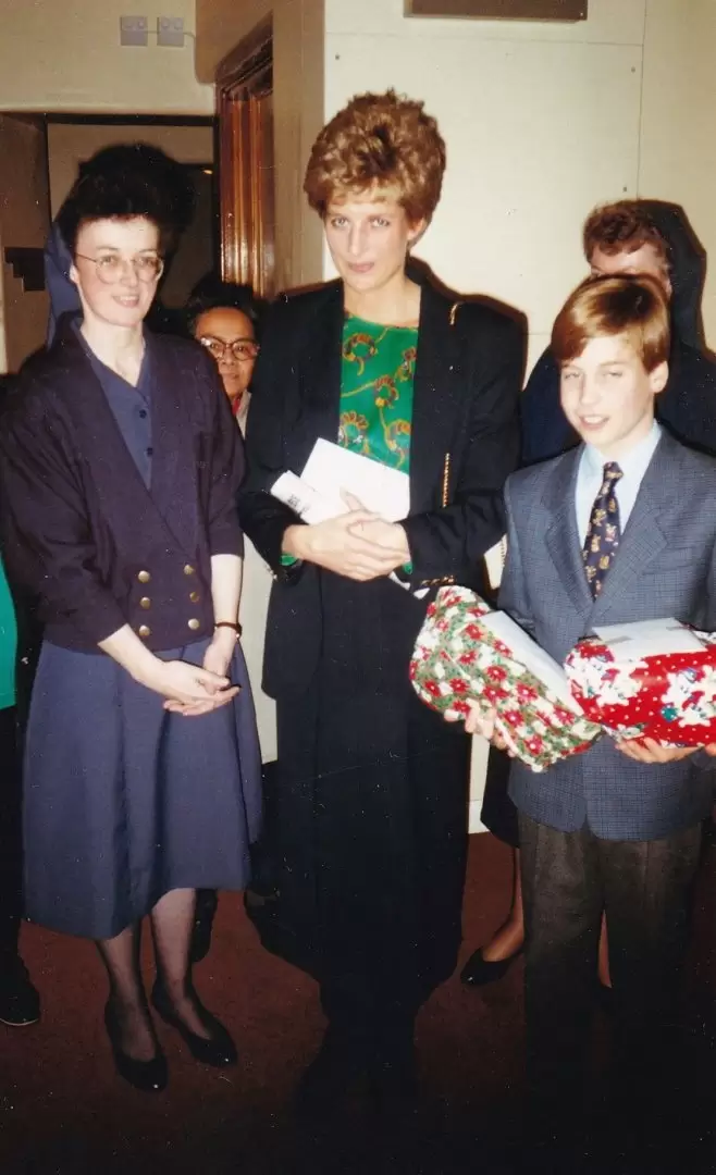 Principe William y princesa Diana de Gales