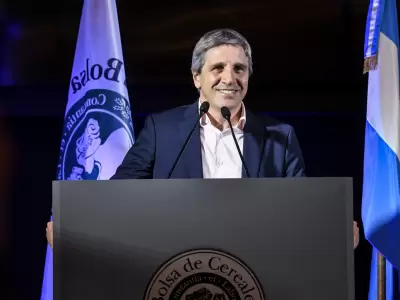 Caputo destaca la estabilidad financiera tras el retroceso del riesgo pa�s
