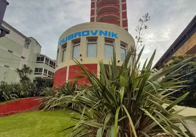 Se derrub parte del Hotel Dubrovnik en Villa Gesell.