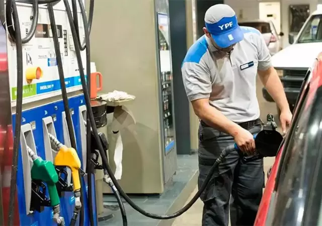 No te quedes sin nafta: el horario l�mite para cargar combustible en Navidad y A�o Nuevo