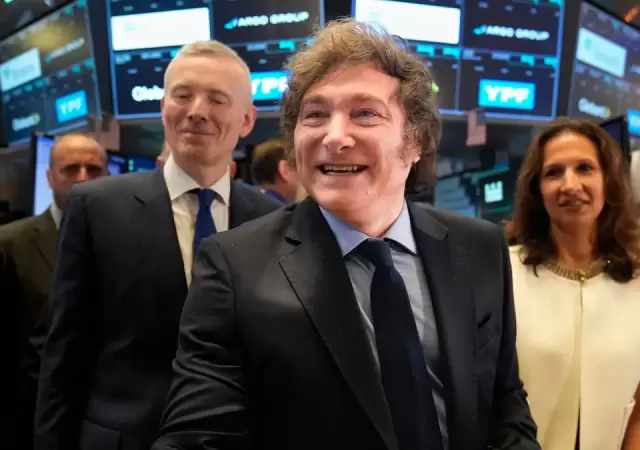 El presidente Javier Milei cuando toc� la campana en Wall Street. (Foto: web)