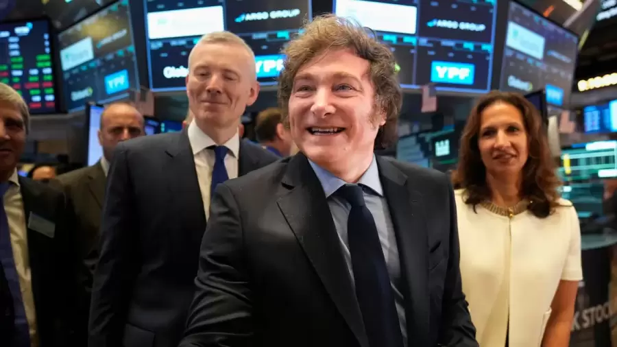 El presidente Javier Milei cuando toc� la campana en Wall Street. (Foto: web)