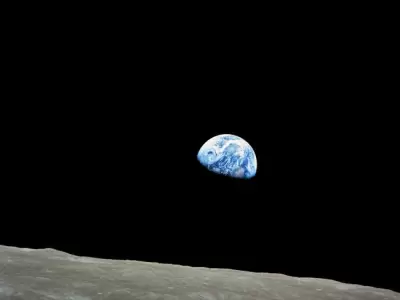 Pantalla De Planeta Azul Y Blanco