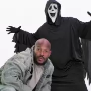 El regreso de los hermanos Wayans a 'Scary Movie' promete revivir el humor irreverente