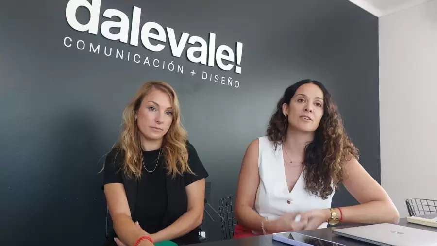 Estefan�a Furi� y Elisa Garc�a Ferrero