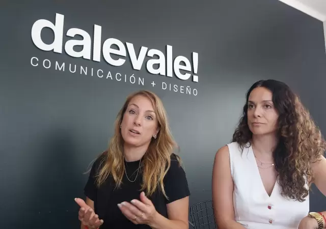 Estefan�a Furi� y Elisa Garc�a Ferrero