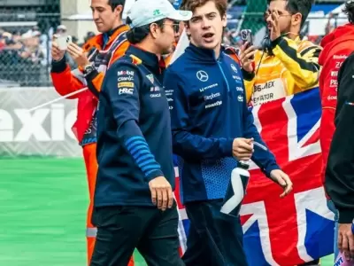 Franco Colapinto junto con Sergio Checo P�rez en el Gran Premio de M�xico