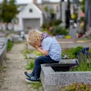 Cómo hablar con los niños sobre la muerte: guía para padres y cuidadores