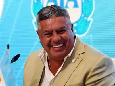 El Chiqui sonr�e tras la decisi�n de la Justicia.