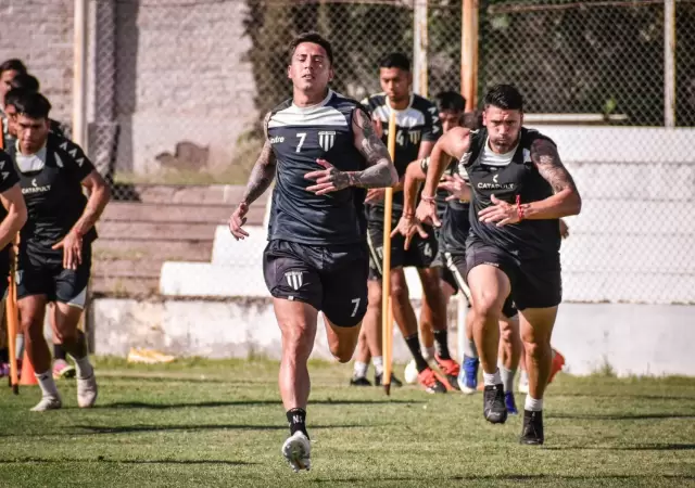 El Lobo quiere hacerle compa��a a Godoy Cruz y a Independiente Rivadavia en Primera.