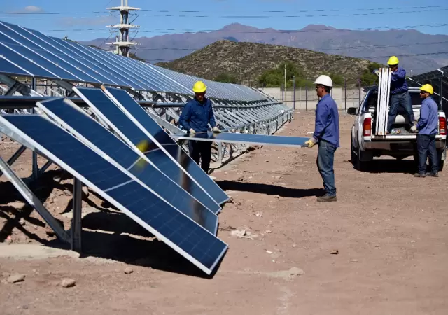 La Cooperativa Empresa El�ctrica de Godoy Cruz es pionera en energ�a fotovoltaica.