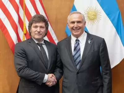 El presidente Javier Milei junto al embajador de Estados Unidos en Argentina, Marc Stanley.