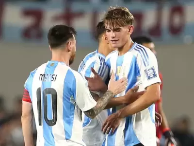 Lionel Messi y Nico Paz, dos de los convocados por Lionel Scaloni