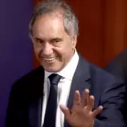 La foto retro y curiosa que eligió Scioli para felicitar a Donald Trump