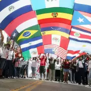 "Parte de Estados Unidos se parece a la Argentina: la plata no alcanza y hay que caminar"