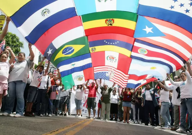 "Los latinos no la est� pasando bien. Muchos no llegan a fin de mes, y una parte del pa�s se asemeja mucho a la Argentina" (Daniel Sticco)