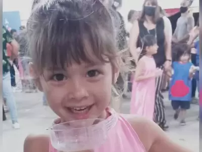 La peque�a apareci� muerta en la casa donde viv�a, que fue incendiada.
