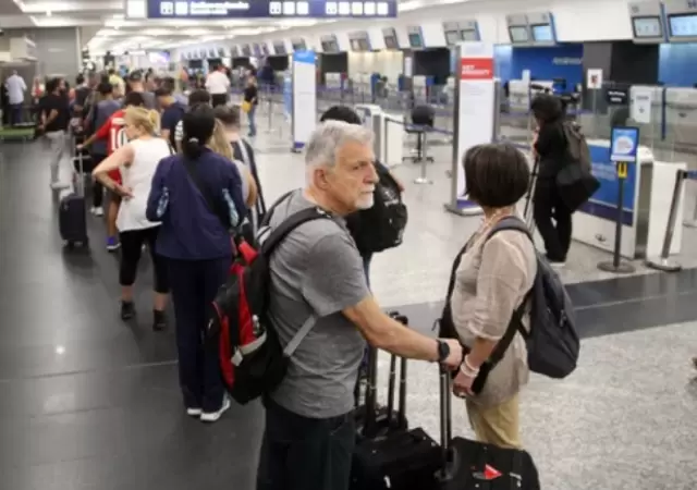Los inconvenientes en los vuelos de ayer se debieron a que los empleados de Intercargo.