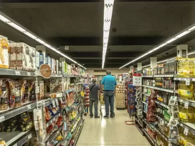 Arroz blanco, pollo, cerveza... Productos que consumimos los argentinos, pero con precios brasile�os.