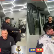 La broma de "mal gusto" de un barbero a sus clientes hinchas del Barcelona