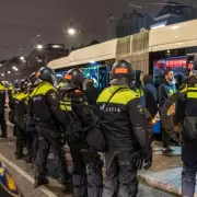Israel envió aviones para rescatar a hinchas del Maccabi golpeados en Ámsterdam