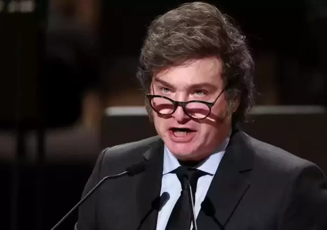 El presidente adopt� una postura de no ceder frente a las presiones sindicales.