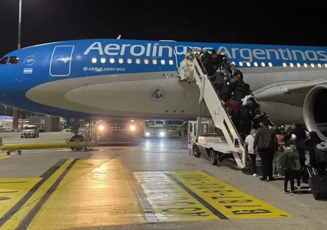 El Gobierno intensifica la presi�n sobre los gremios para evitar el cierre de Aerol�neas