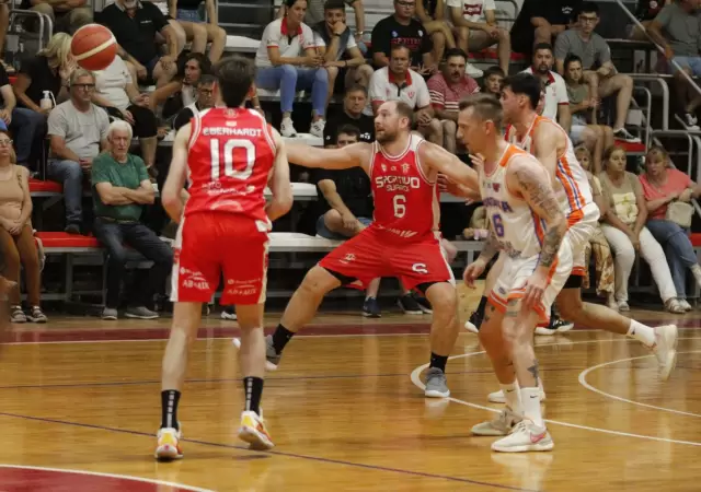 El Naranja no pudo sumar victorias en Santa Fe.