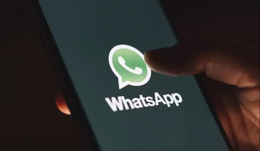 Las modificaciones descriptas no son oficiales de WhatsApp.