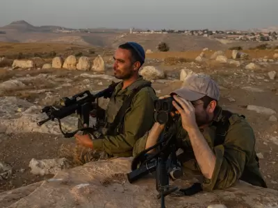MIles de colonos israel�es han tomado las armas y claman por soberan�a en parte de Cisjordania.