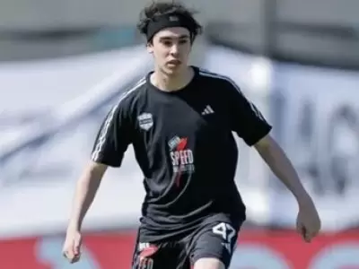 Spreen, el streamer jug� menos de un minuto en Riestra ante Velez.