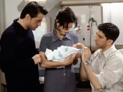 As� se film� la escena en donde los amigos conocen al hijo de Ross.