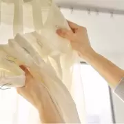 El truco para limpiar las cortinas sin meterlas en el lavarropas
