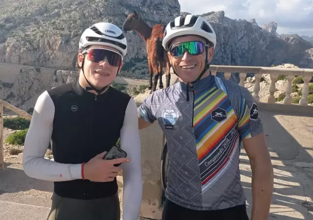 Colapinto junto a Agostini en Marbella