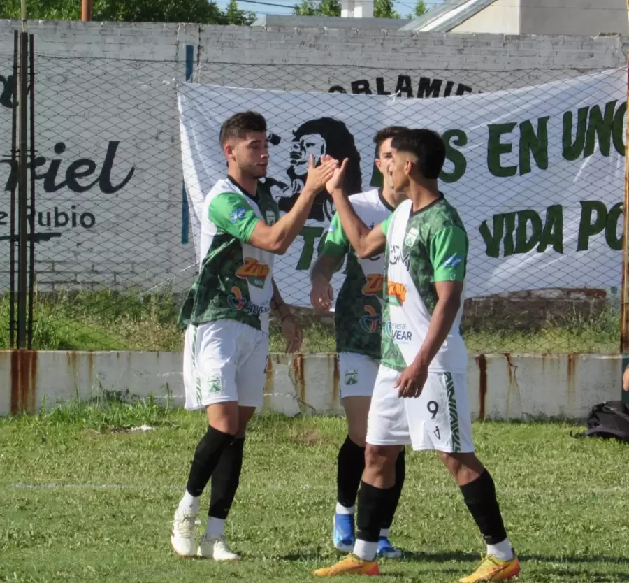 Ferro de Alvear venci� al Azuloro y a�n sue�a