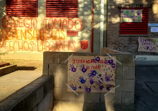 Tomaron el colegio San Jos� en apoyo a la directora.