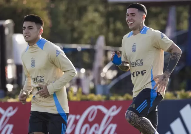 Enzo Fern�ndez y Thiago Almada.