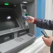 C�mo retirar dinero en efectivo sin pagar las comisiones que aumentaron los bancos