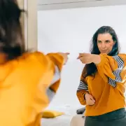�Es raro hablar solo? La psicolog�a responde y revela sus beneficios ocultos