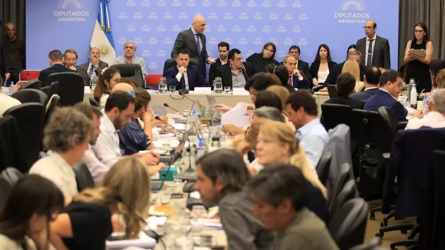 "El proyecto de Ficha Limpia naci� del PRO hace mucho tiempo. Buscamos dar una se�al desde la pol�tica de que no todo da lo mismo" (De Sensi)