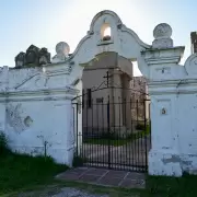 C�rdoba: una viuda cav� la fosa de su marido por falta de sepulturero