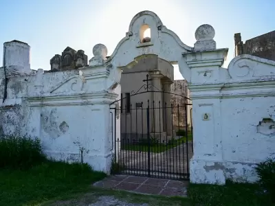 C�rdoba: una viuda cav� la fosa de su marido por falta de sepulturero